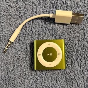 Apple iPod Shuffle 4th Gen Green 2GB MP3 Player A1446 w/ Charging Cable